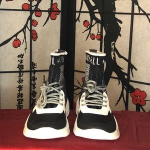 Kendall & Kylie north hi